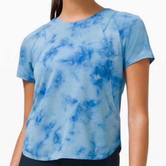 Lululemon Lightweight Run Kit Short Sleeve
Tidal Dye Vapor Hawaiian Blue - Picture 5 of 9